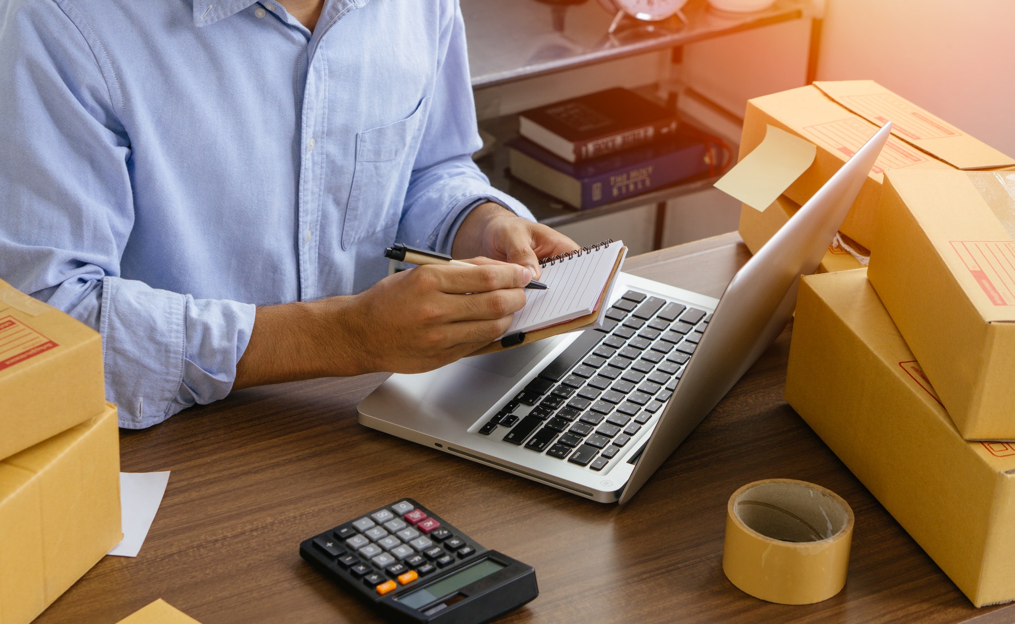 Peștera cu comori a internetului: descoperă cum e-commerce-ul schimbă fața retailului
